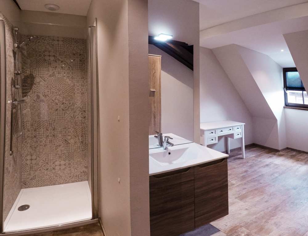 Image 93 : la salle de bain 1